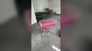 गुलाबी बेबी कार्ट
